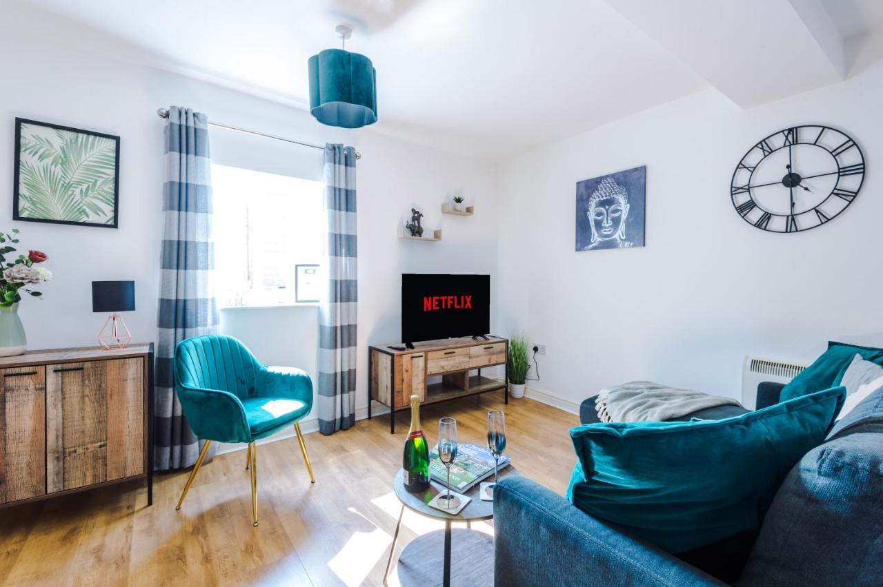 Stylish Chester City Centre Apartment By 53 Degrees Property, Ideal For Couples & Business Professionals - Sleeps 4 Exterior photo