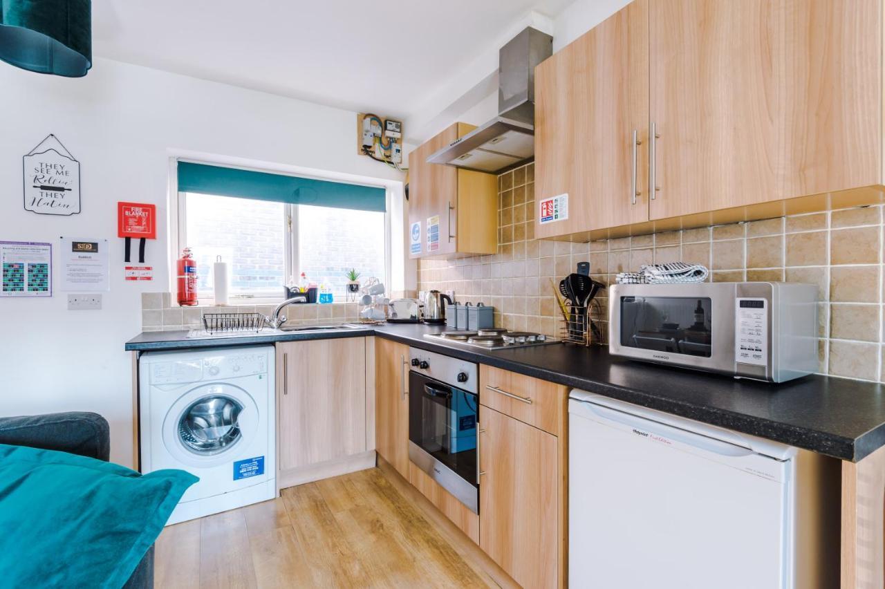 Stylish Chester City Centre Apartment By 53 Degrees Property, Ideal For Couples & Business Professionals - Sleeps 4 Exterior photo